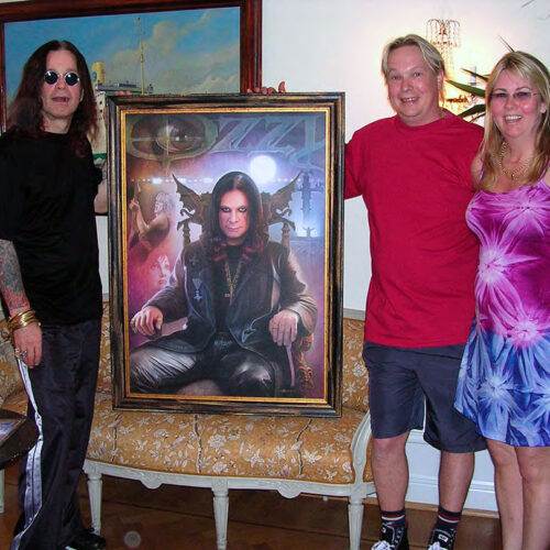 Ozzy tillsammans med sin tavla och fansen Anders och Anna